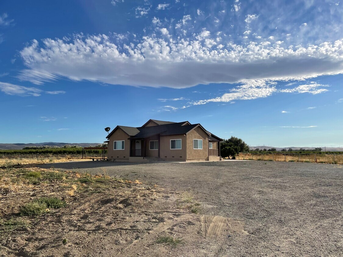 20907 Reeve Rd, Tracy, CA 95304 House Rental in Tracy, CA