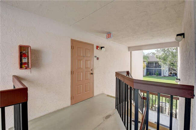 Building Photo - 5040 Rose Hill Dr