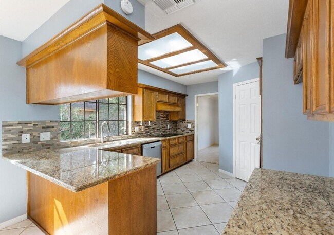 Foto del edificio - 3926 Oak Gardens Dr