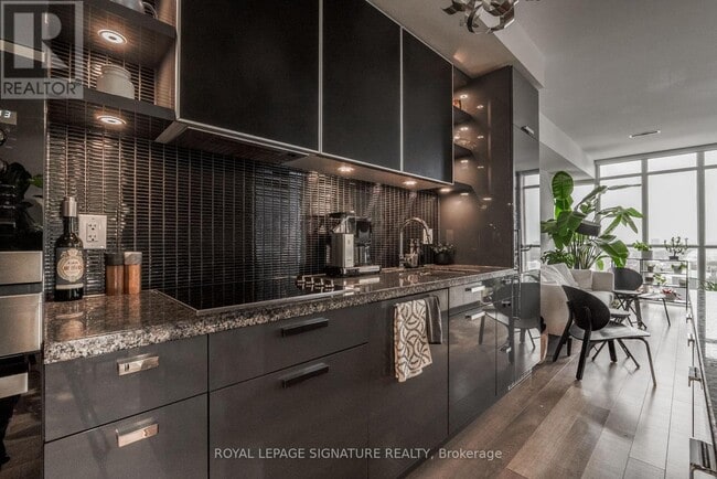 Building Photo - 32 Davenport Rd