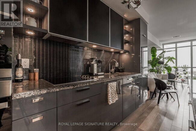 Photo du bâtiment - 32 Davenport Rd