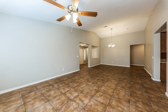 Building Photo - 25644 W Magnolia St