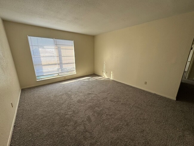 Foto del edificio - 4306 Lake Rd