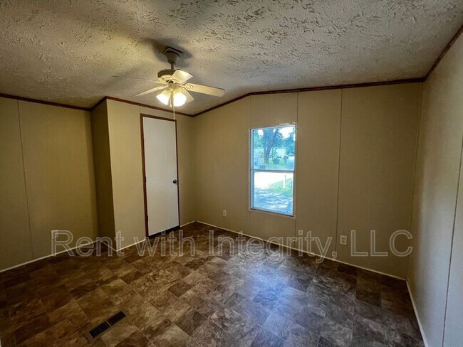 Building Photo - 3106 Bicycle Rd