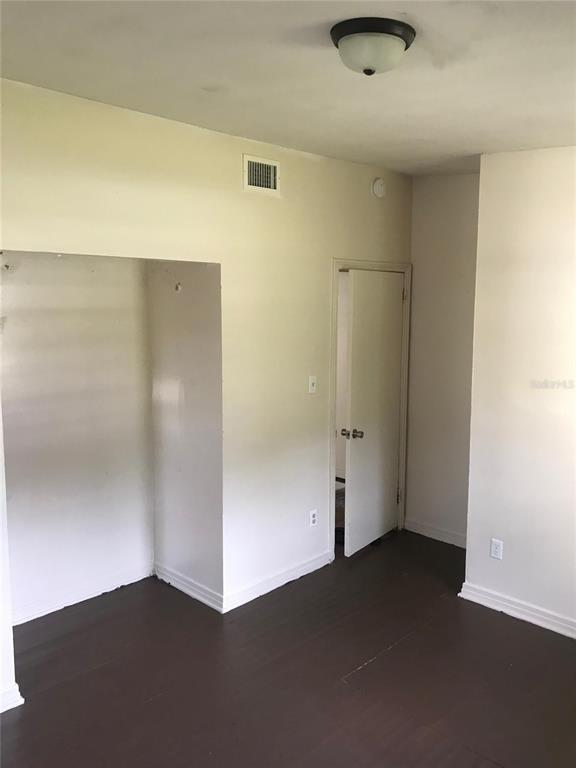 Foto del edificio - 6128 Strawflower Pl