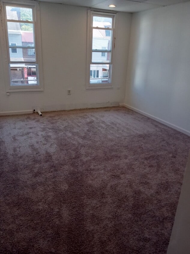 403 W Centre St Unit 2 floor, Mahanoy City, PA 17948 Apartments in