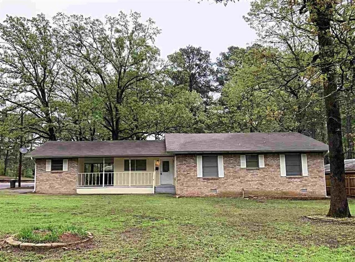 Foto principal - 3/2 with fenced yard and covered parking