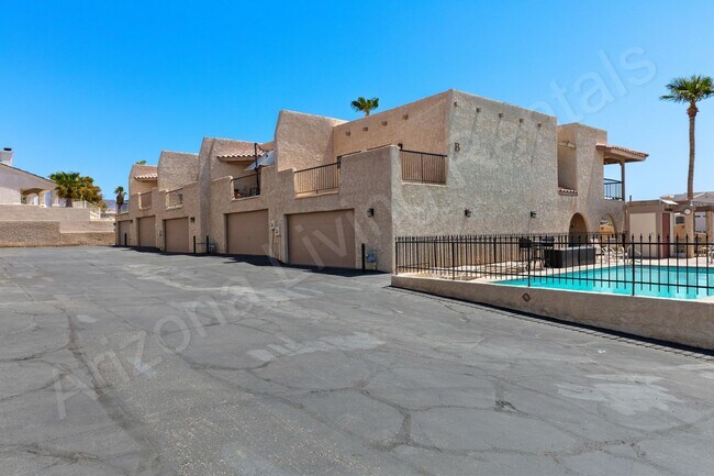 Foto del edificio - SPACIOUS CONDO WITH POOL