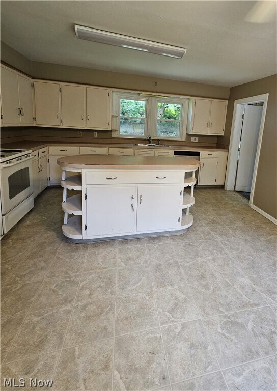 Building Photo - 629 Portage Lakes Drive