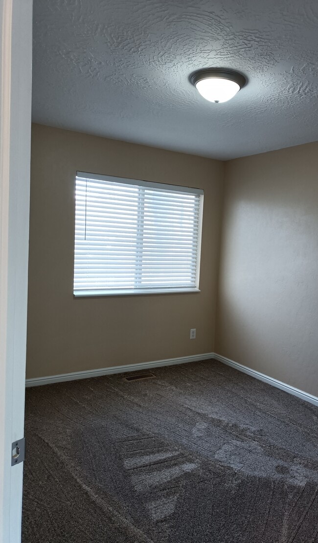 Building Photo - 1305 Monroe Blvd