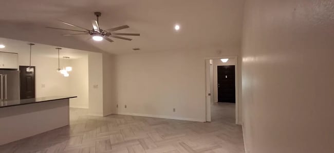 Building Photo - 1096 Gran Paseo Dr