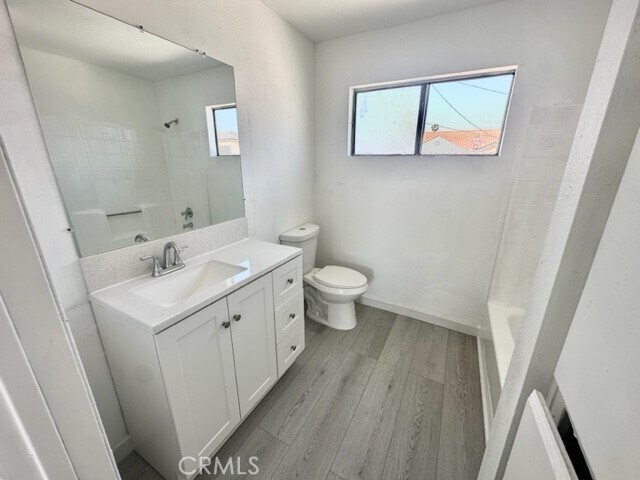 Building Photo - 7527 Garvalia Ave