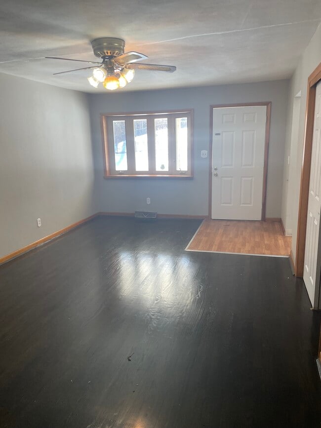 Building Photo - 4555 E 4th St