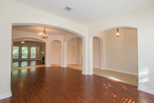 Building Photo - Spacious Butter Cup Creek Single Story!