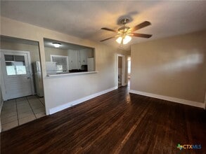 Building Photo - 303 Cardinal St