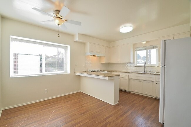 Building Photo - t2603