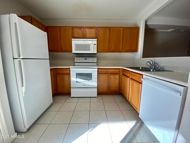 Foto del edificio - 15575 W Maui Ln