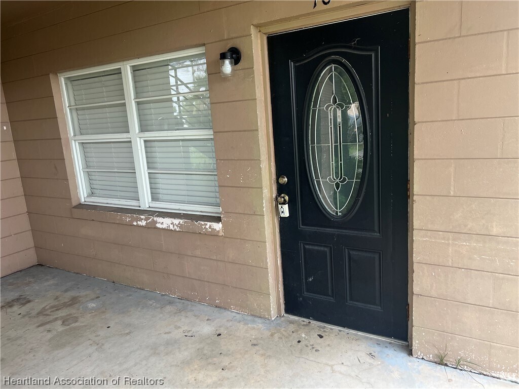 Building Photo - 10 S Desoto Ave