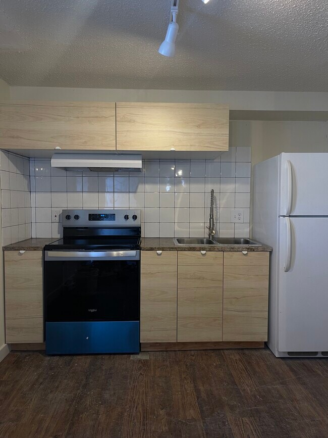 Foto del edificio - 815 N Pleasant St