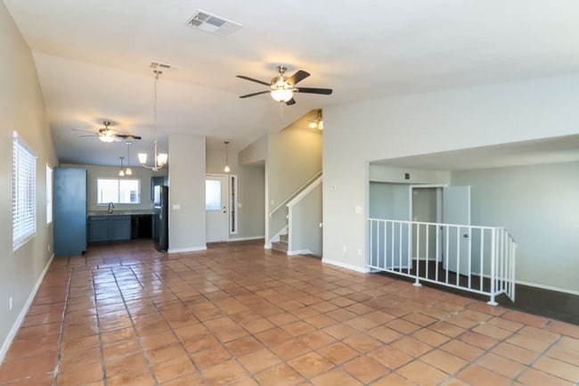 Building Photo - 1805 W Curry Dr