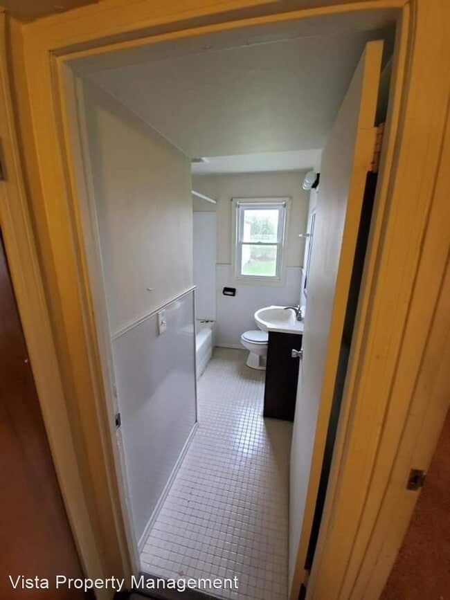 Building Photo - 3 br, 1 bath House - 149 Duxbury Rd