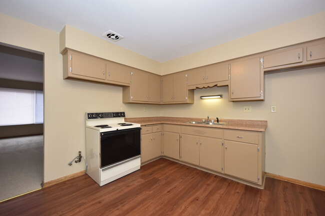 Building Photo - 5641 N 62nd St