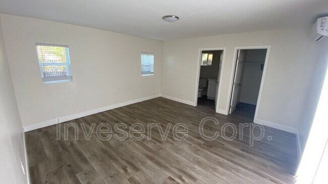 Foto del edificio - 1130 S Del Mar Ave