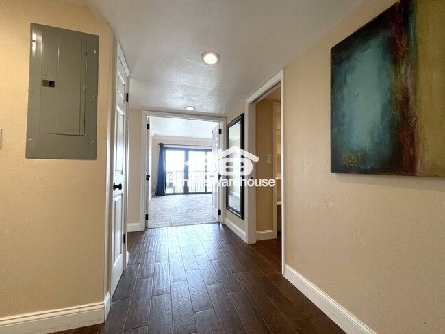 Building Photo - 51 Island Way