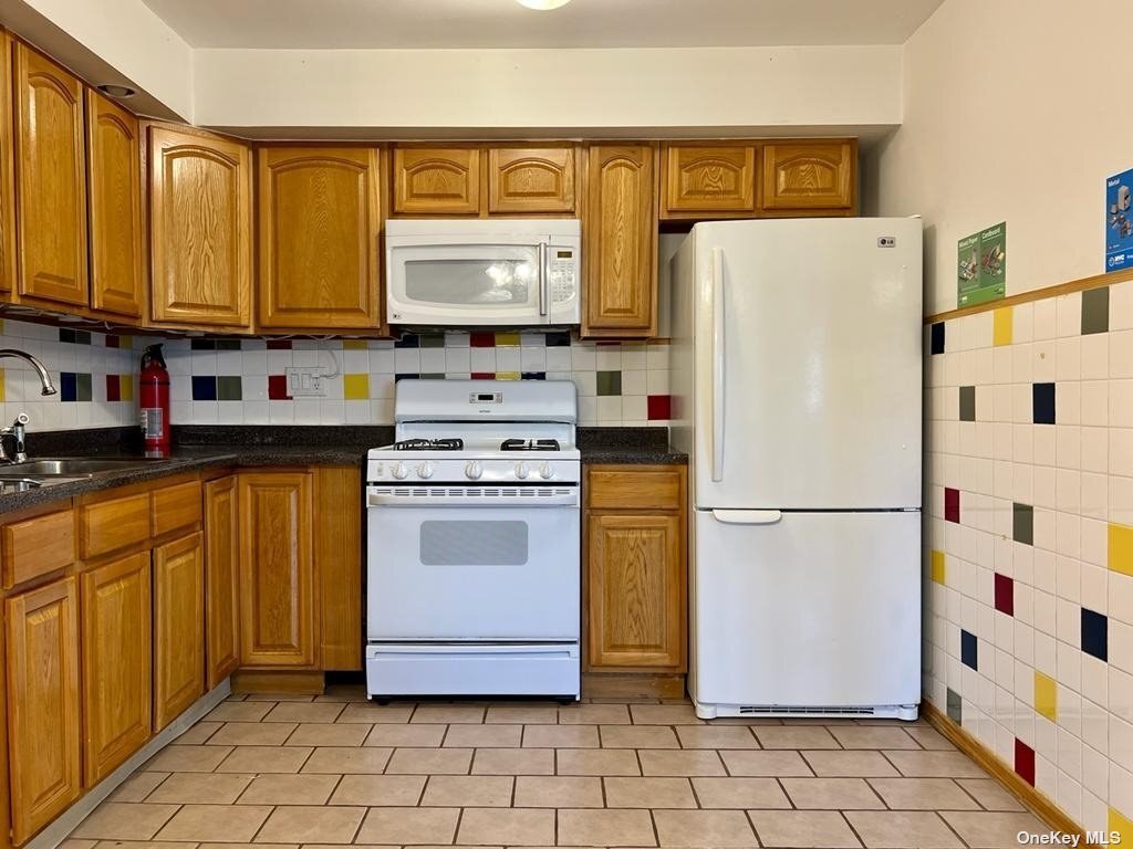 Primary Photo - 20-52-52 45th St