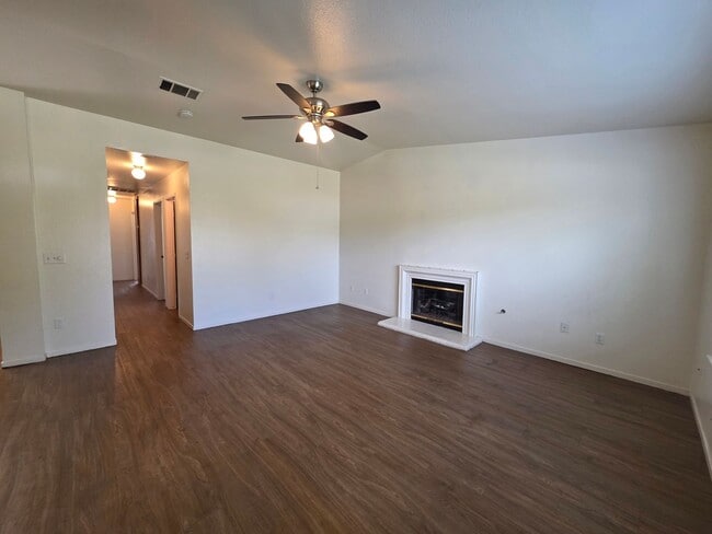 Building Photo - 2211 W Sweet Ct