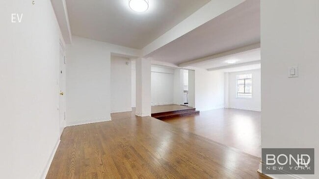 Building Photo - 20 Fifth Ave-6D