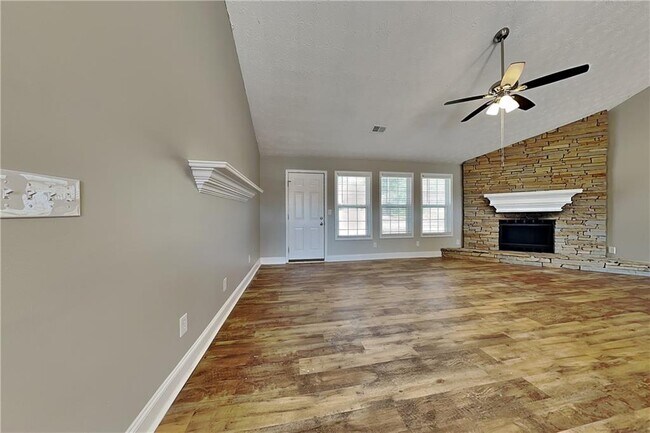 Foto del edificio - 204 Cambridge Dr