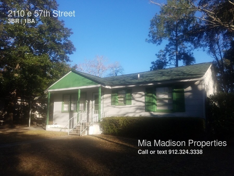 Primary Photo - 2110 E 57th St