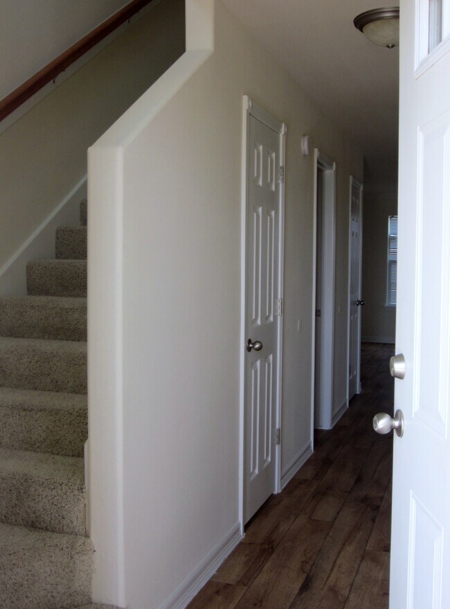 Building Photo - 123A Bluejay Blvd