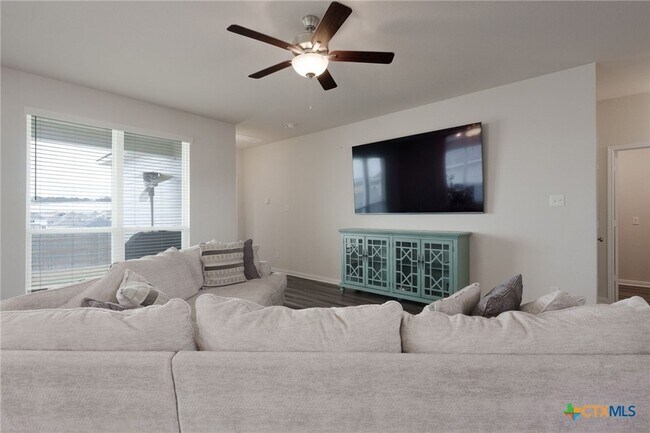 Building Photo - 445 Appalachian Trl