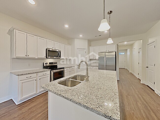 Foto del edificio - 444 Charity Ln