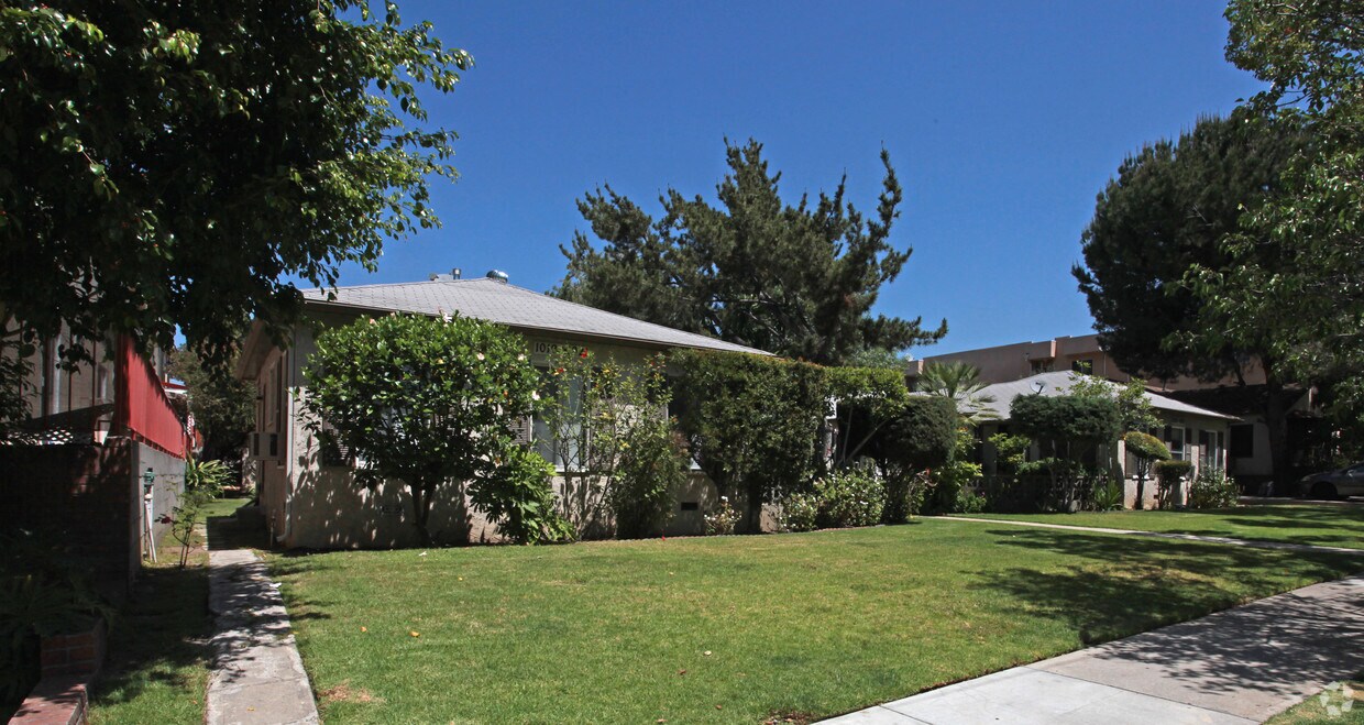 View of Building - 1019-1023 E Spazier Ave