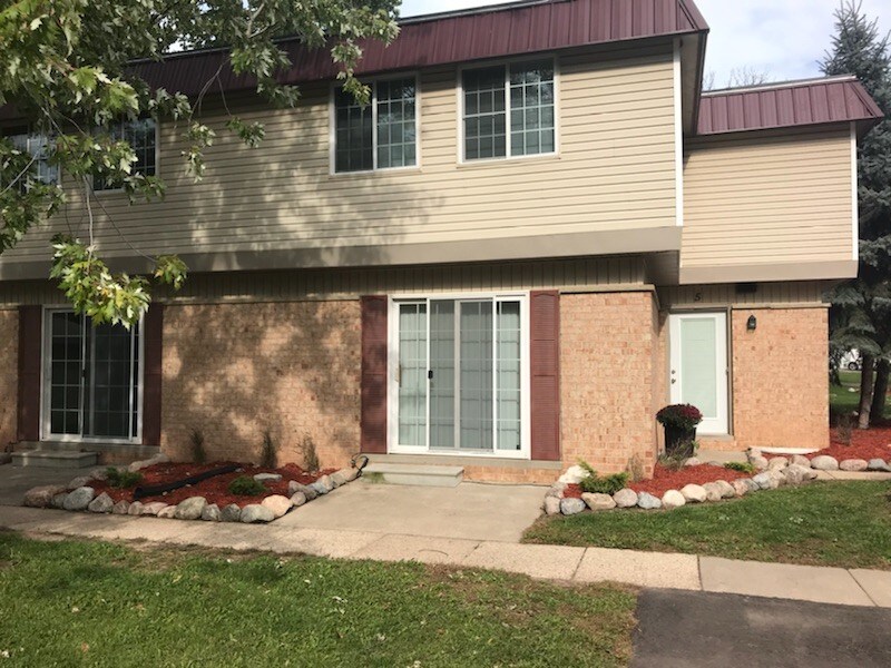 Chateau Townhomes Under New Ownership Apartments Appleton, WI