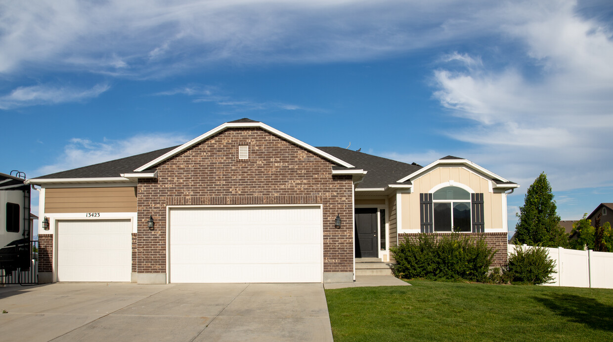 Primary Photo - 13423 S Sunset Shadow Ln