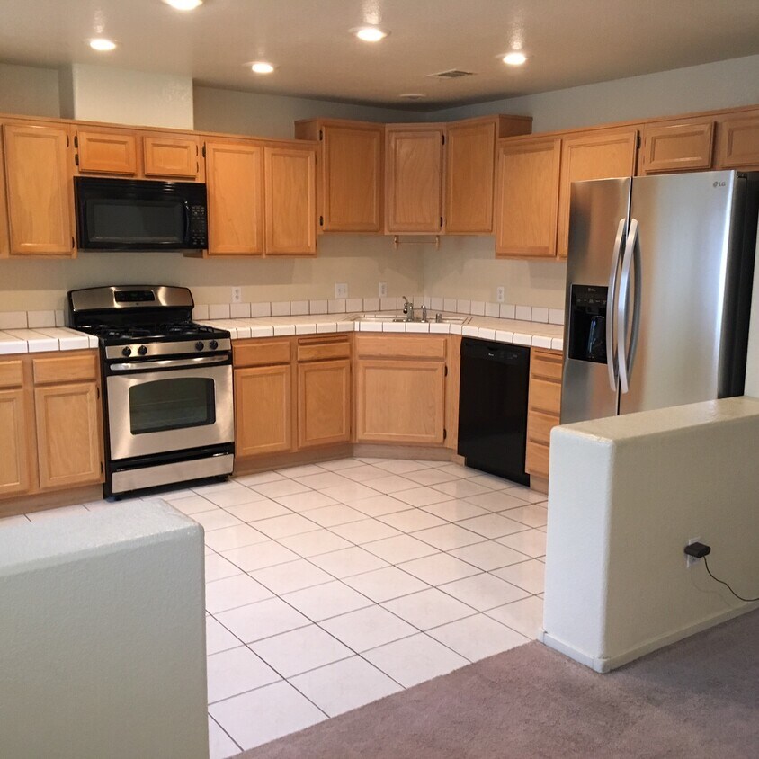 2191 Rugged Mesa Dr, Laughlin, NV 89029 Townhome Rentals in Laughlin NV