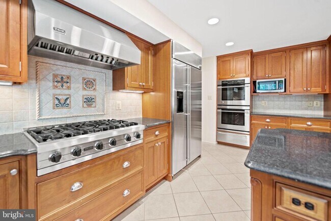 Foto del edificio - 10317 HICKORY Dr