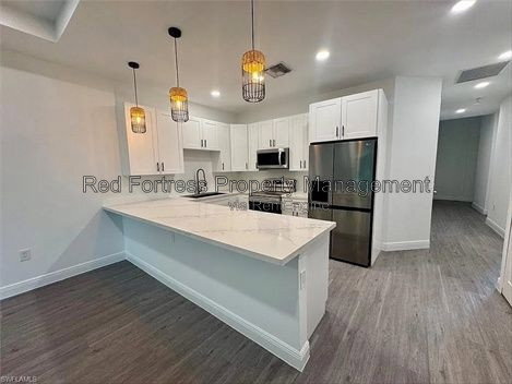 Foto del edificio - 17546 Dumont Dr