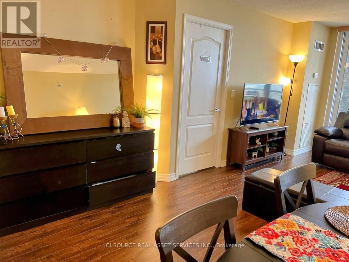 Photo principale - 4090-4090 Living Arts Dr