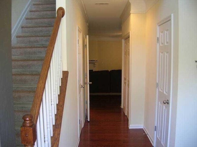 Foto del edificio - 5029 Lower Elm St