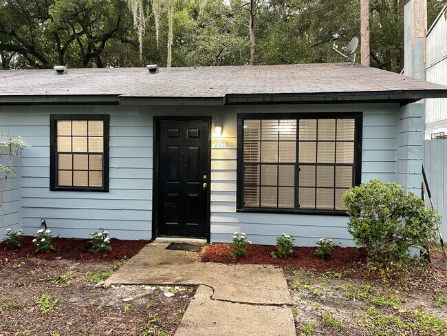 Foto del edificio - 2210 SW 70th Terrace