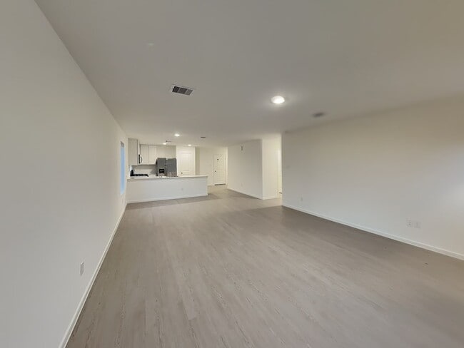 Building Photo - 421 Texas Pecan Dr