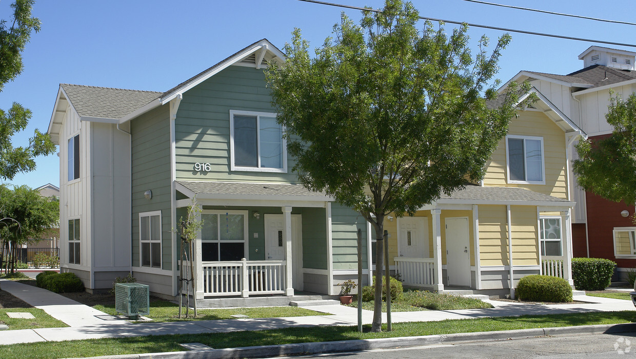 Building Photo - West Rivertown