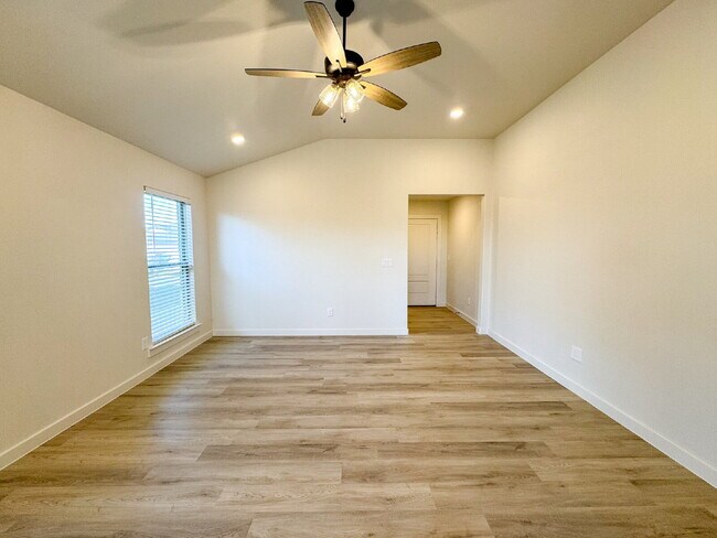 Foto del edificio - Brand-New Home in Escondido Crossing!