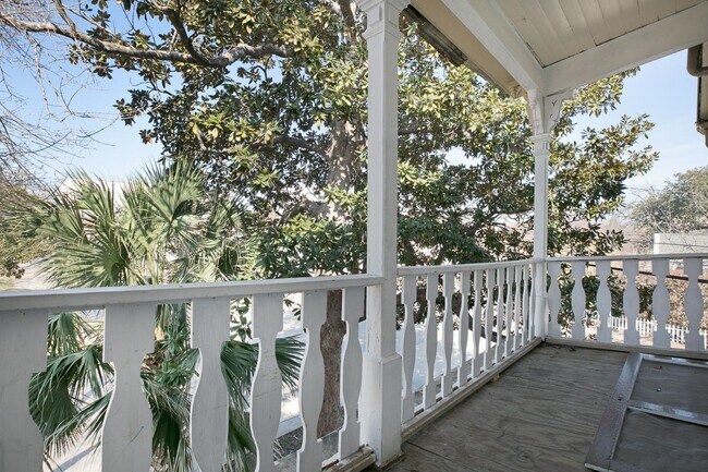 Foto del edificio - GOVERNMENT HILL***APARTMENT***CLOSE TO FT. SAM & THE PEARL