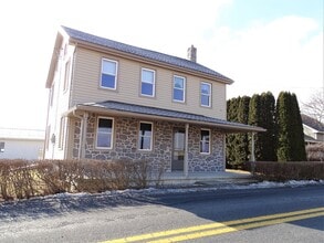 Building Photo - 454 Race Rd